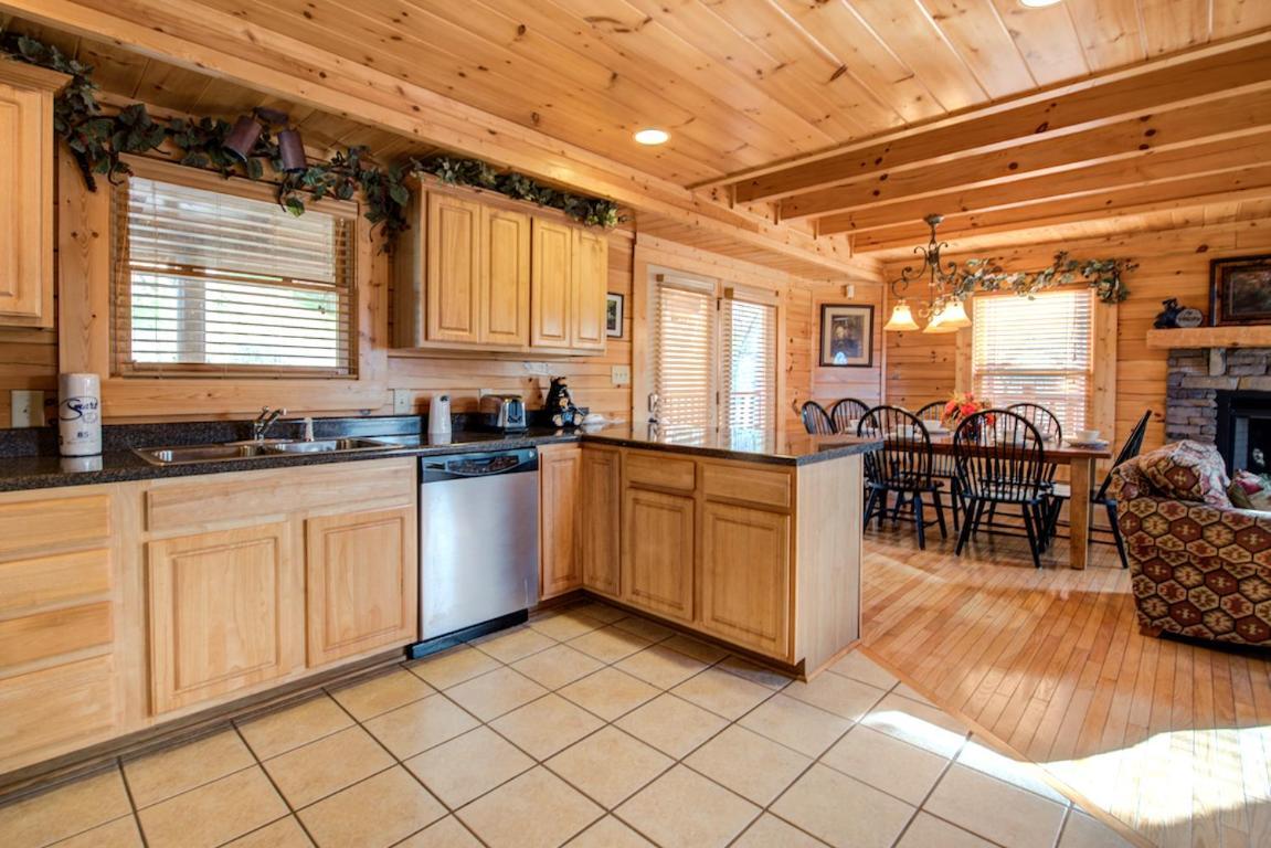 Serenity Peak Villa Pigeon Forge Eksteriør bilde