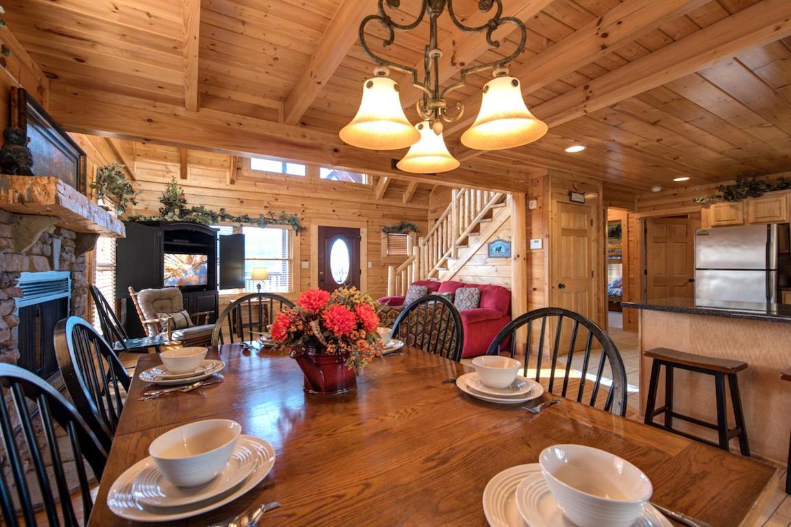Serenity Peak Villa Pigeon Forge Eksteriør bilde